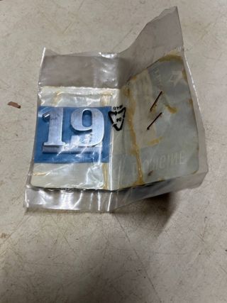 Anagrama Renault “19” Nuevo Sin Abrir
