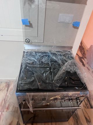 Cocina Smeg Nueva - horno eléctrico/fuegos de gas