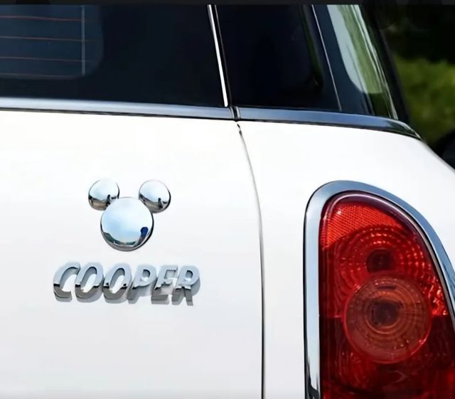 Mickey metálico para Coche