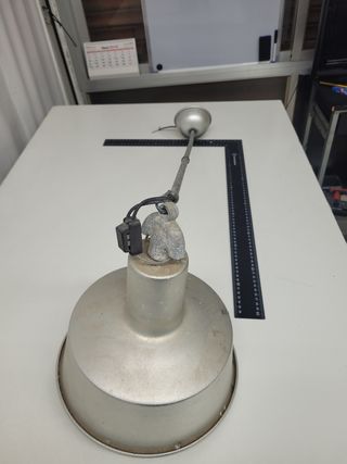 Antigua lampara industrial