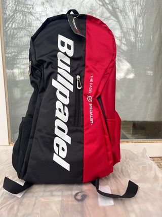 MOCHILA BULLPADEL NUEVA CON ETIQUETAS 