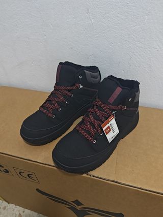 ✅BOTAS DE TRABAJO O MONTAÑA 42 NUEVAS!!✅