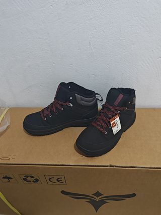✅BOTAS DE TRABAJO O MONTAÑA 42 NUEVAS!!✅