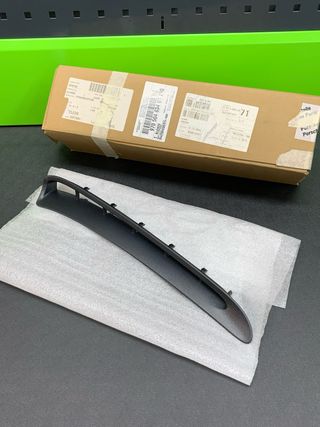 EMBELLECEDOR  ALETA DERECHA PORSCHE PANAMERA