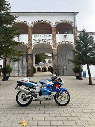 Suzuki gsxr 750 srad