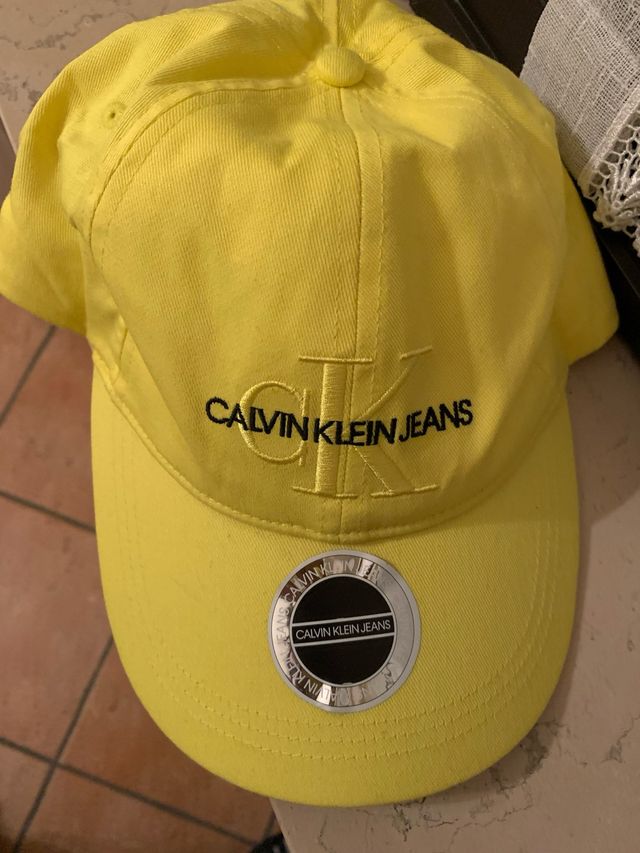 Calvin Klein Jeans cappellino giallo