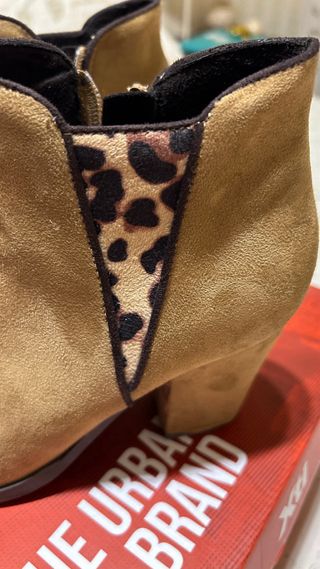 Botines leopardo.Seminuevos