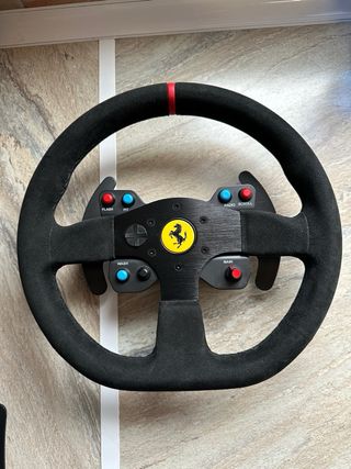 Thrustmaster T300 volante Ferrari Alcantara editio