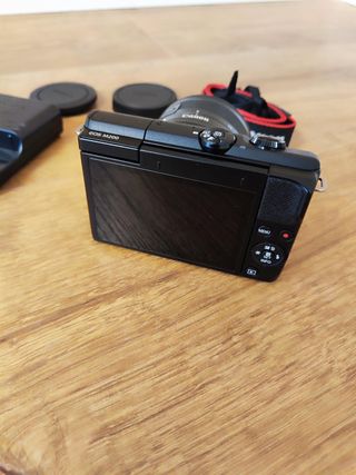 Fotocamera e videocamera Canon Eos M200