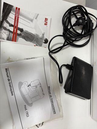 Maquina de coser ALFA