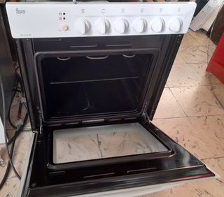 Horno y vitrocerámica marca Teka 