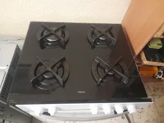 Horno y vitrocerámica de gas Teka