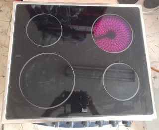 Horno y vitrocerámica marca Teka