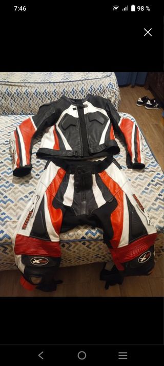 Mono xtone 54 56 y botas.