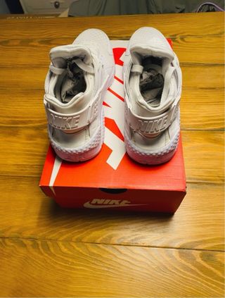 Nike Huarache Blancas Talla 7US 40EU
