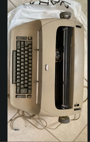 macchina da scrivere IBM la macchina non e' testat