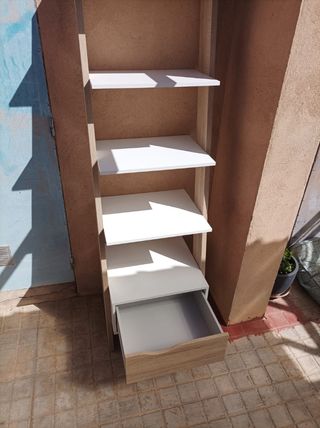 Estantería en escalera