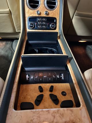 Bentley Flying Spur (¡15.000km!)