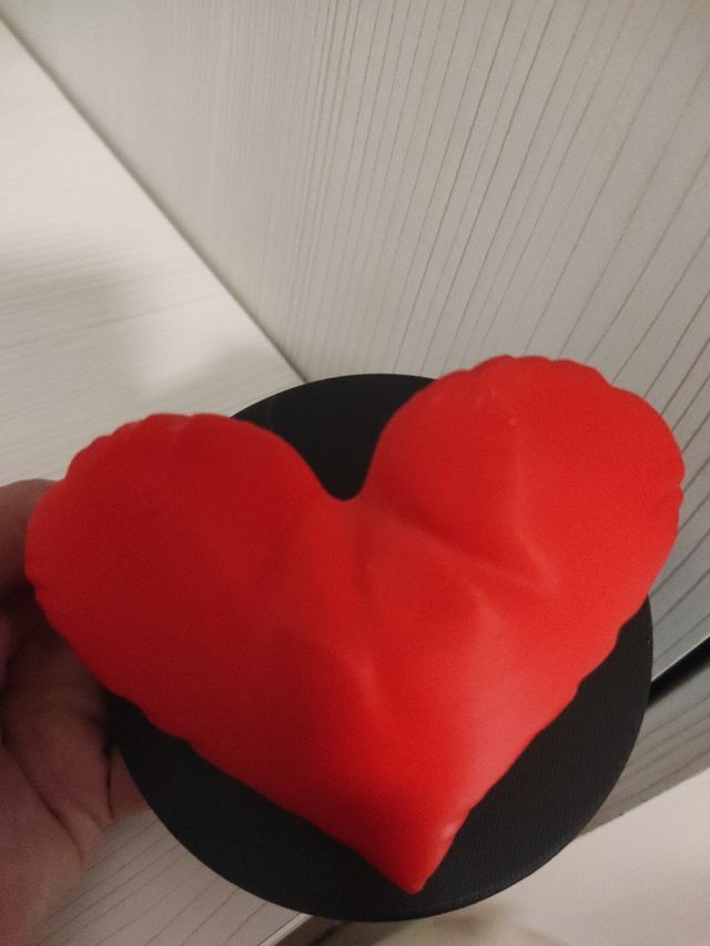 Cojín corazón con soporte