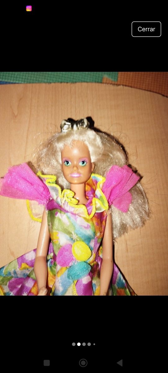 Muñeca Sindy luz y color