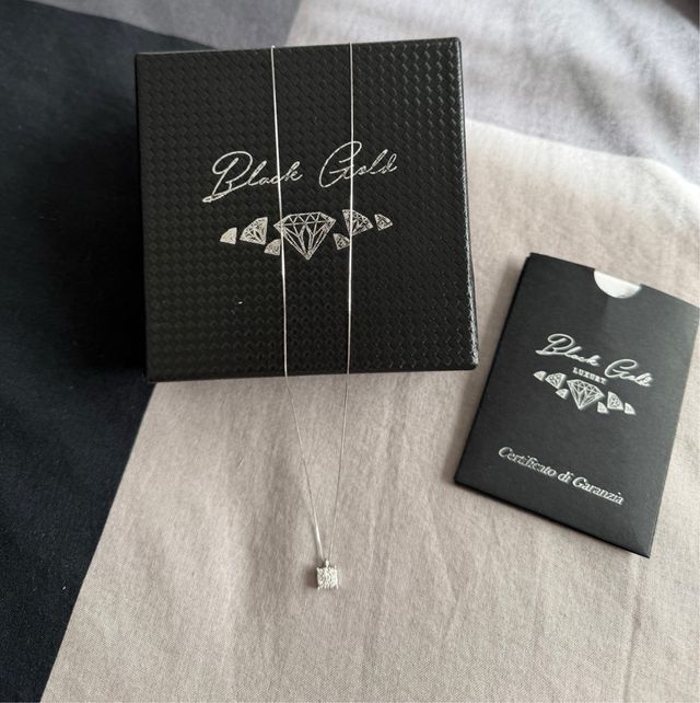 Cadena de oro y diamantes