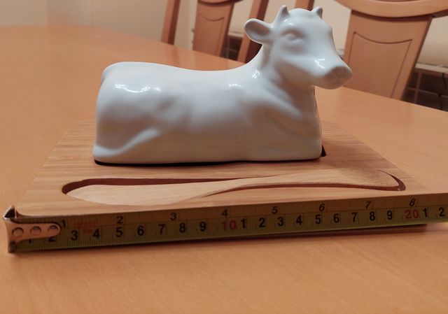 RECIPIENTE PARA MANTEQUILLA - DISEÑO VACA ACOSTADA