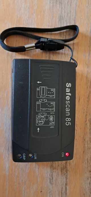 Detector de billetes portátil Safescan85