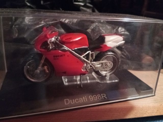 Motos Escala 1:24