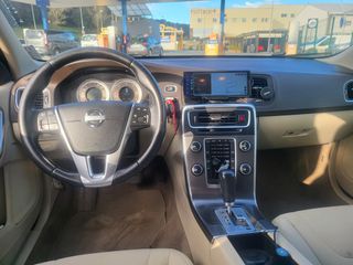 Volvo V60 2.0 d3 163cv momentum aut. 2012