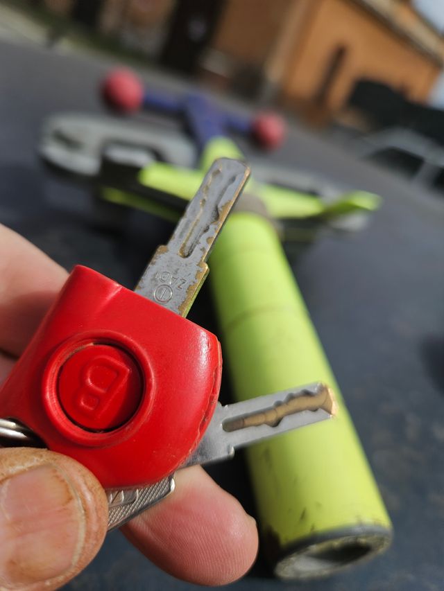 Antifurto per auto Bullock modello R2