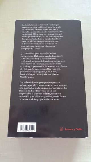 La chica que soñaba con un cerillo y un galon de g