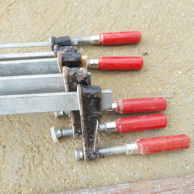 SARGENTOS, PRENSILLAS