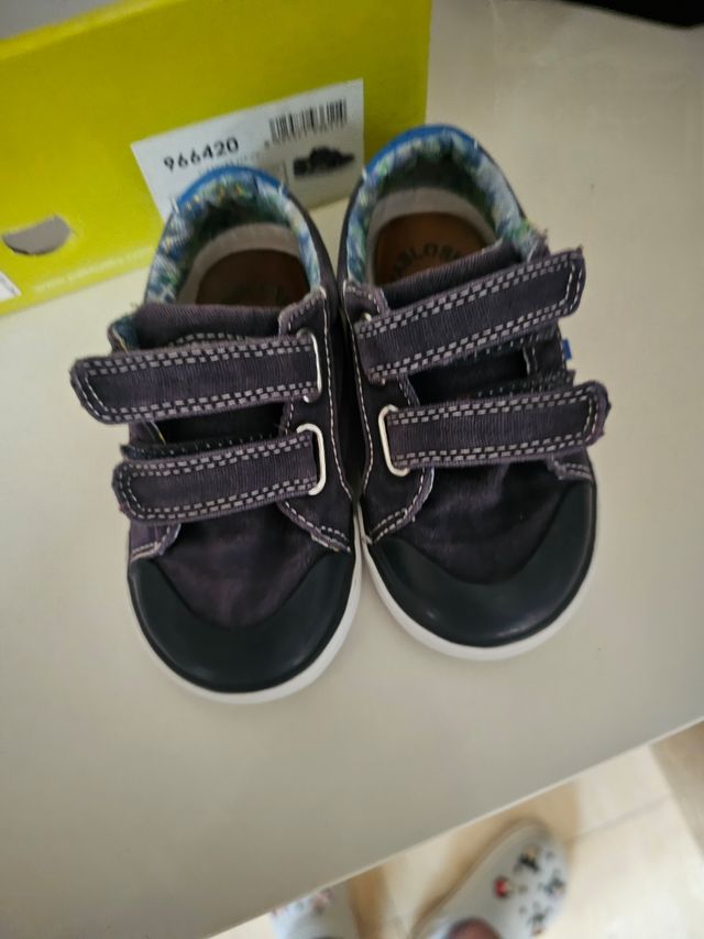 Tenis número 22 marca  pablosky