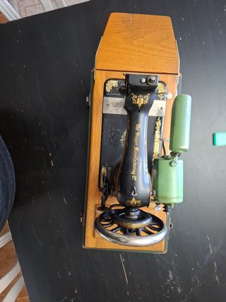 Maquina de coser antigua