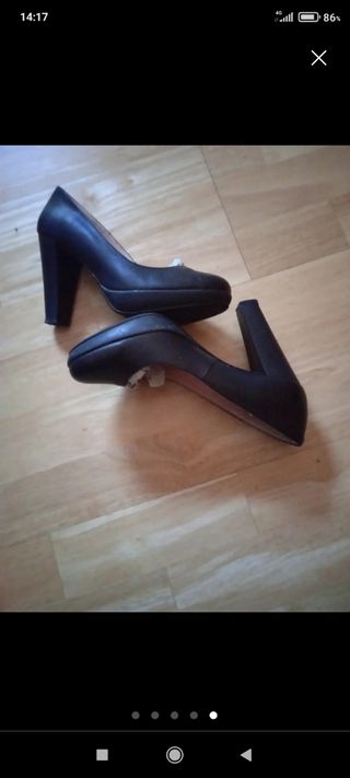 Zapatos salon.piel.negro.5€
