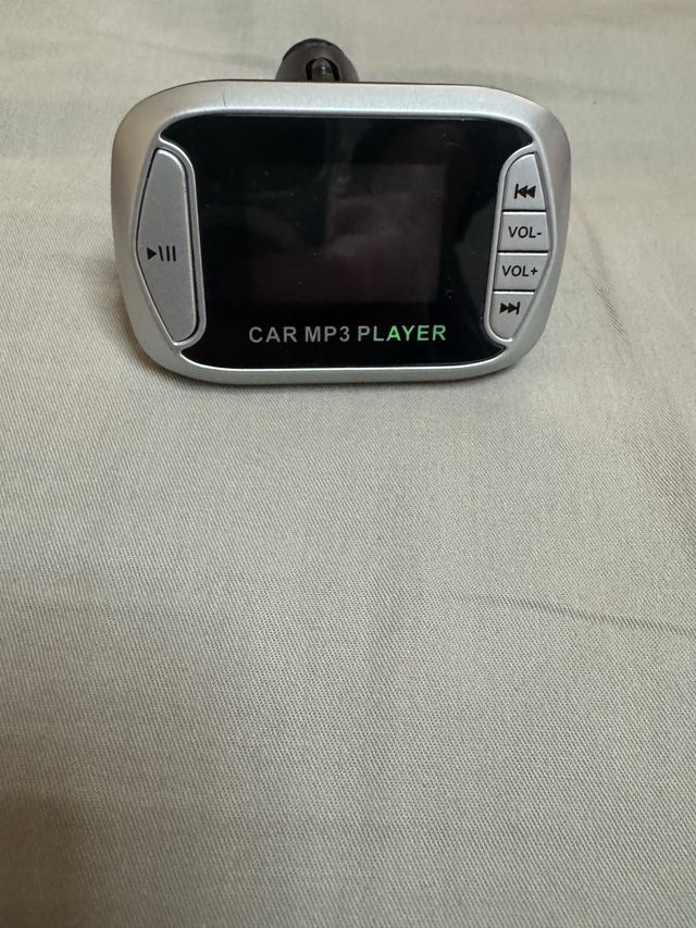MP3 con entrada usb cargador mechero coche