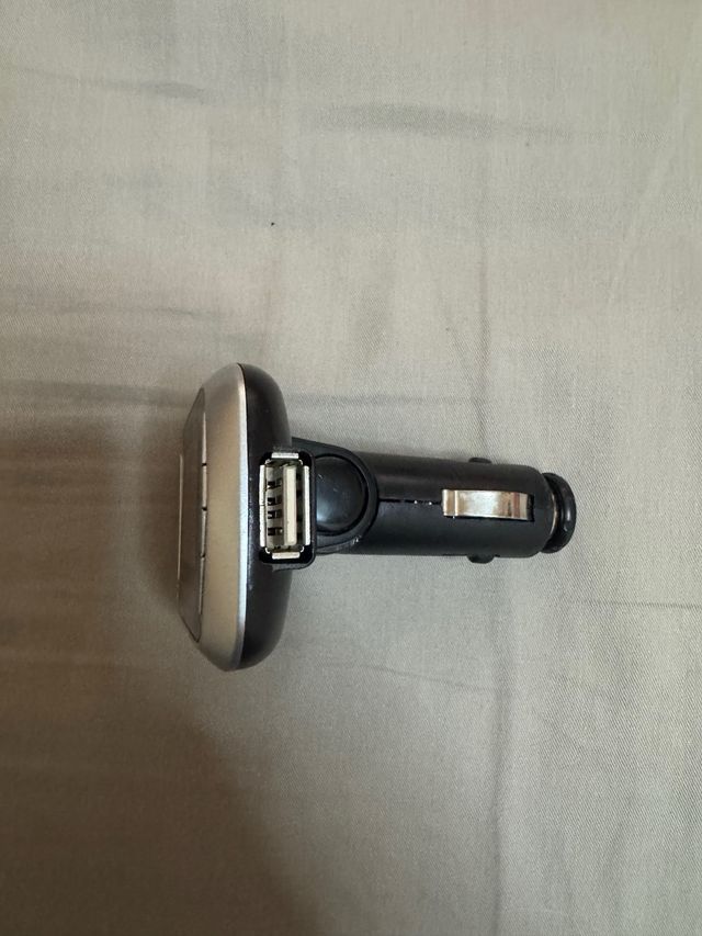 MP3 con entrada usb cargador mechero coche