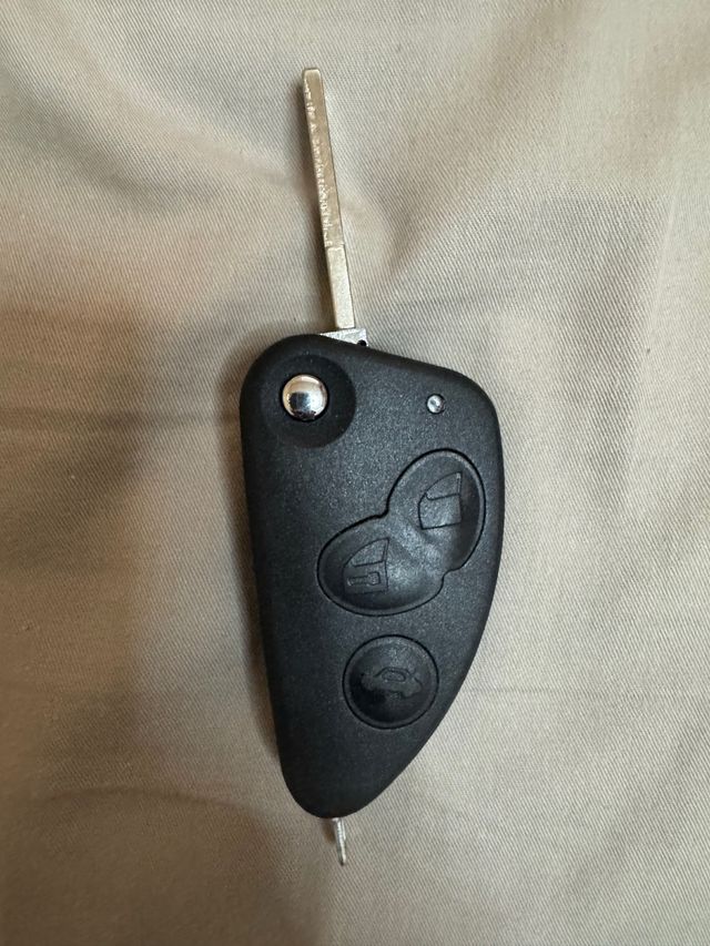 Llave virgen alfa romeo.Sin mecanismo