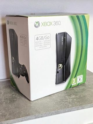 Consola Xbox 360 de 4 GB + HDD de 250 GB