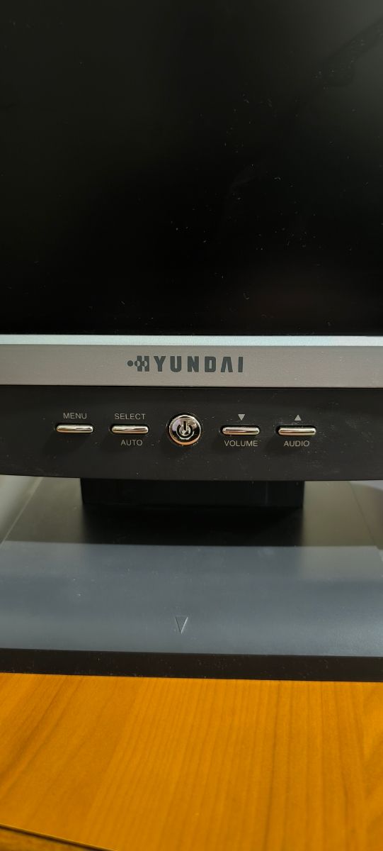 Monitor Hyundai 17 "