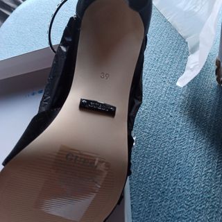 Sandalias Guess con tacón 