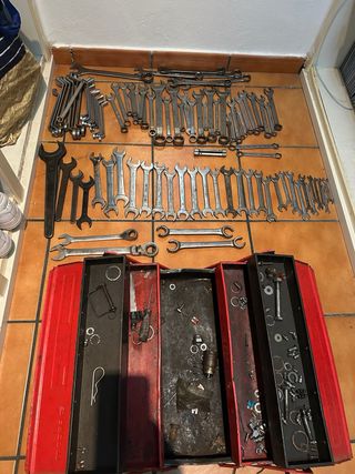 Caja de llaves inglesas