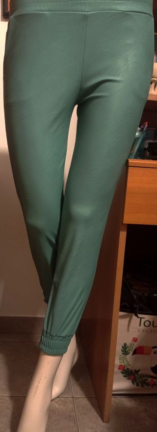 Pantaloni in similpelle