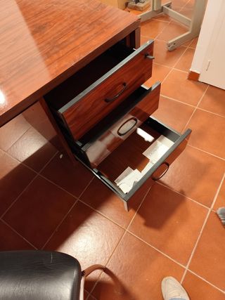 Mesa Despacho color caoba