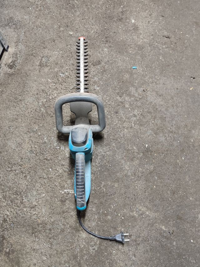 Cortasetos eléctrico 