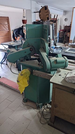 Sierra ingletadora doble corte