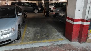 Alquilo parcela de garaje vigilada. 