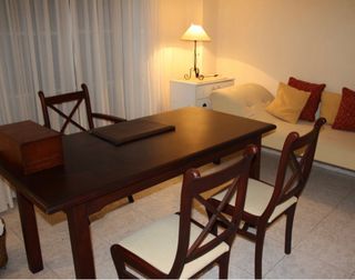 Conjunto de muebles de madera para despacho