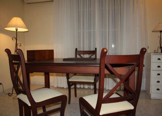 Conjunto de muebles de madera para despacho