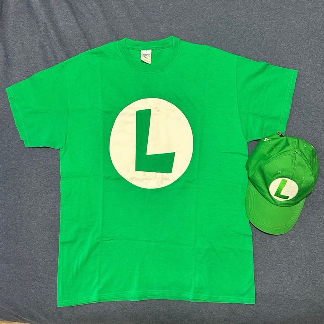 Camiseta y gorra Luigi (Super Mario Bros)